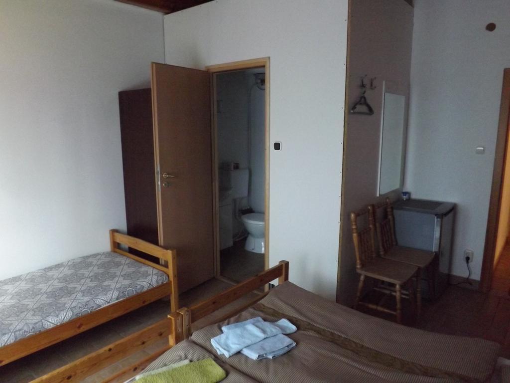 Napos Vendeghaz Hotel Győr Exterior foto